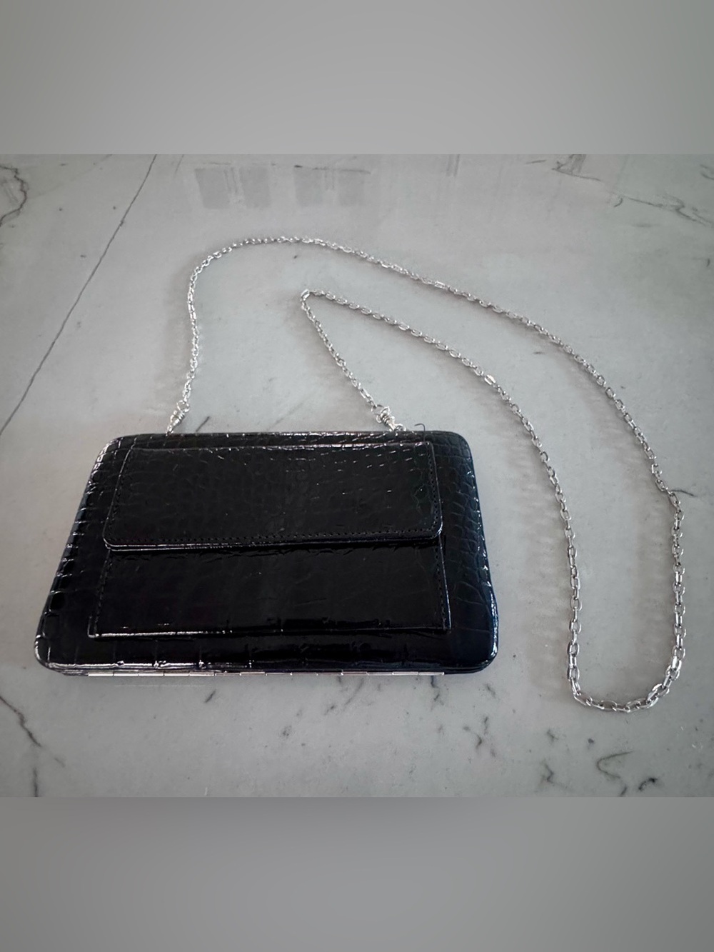 Compact Wallet on a Removable Chain - Picture 1 of 10